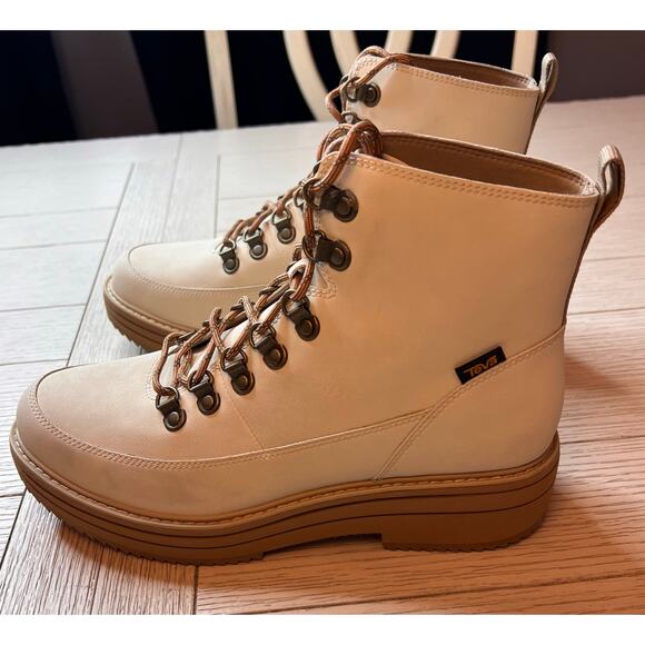 NWOT leather Teva off white chukka lace up women’s ankle combat boots. Sz‎ 10 - Picture 1 of 9